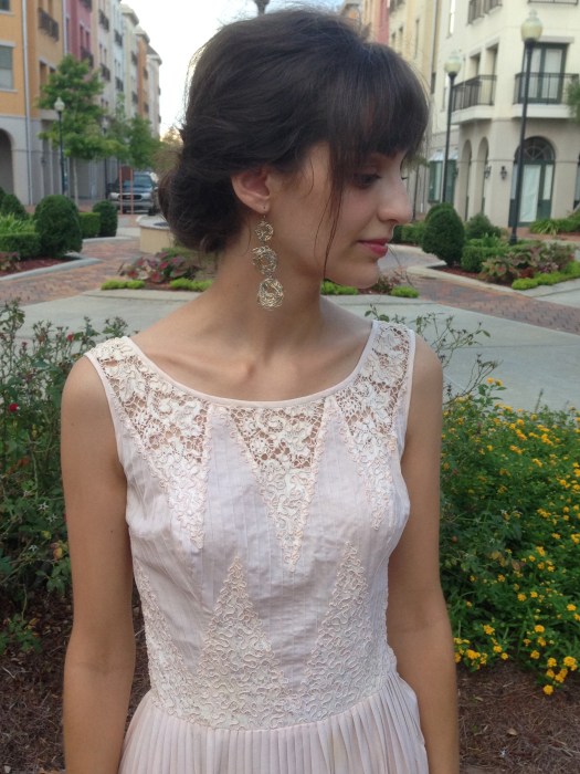 wearing vintage lace, www.erinsnotions.com