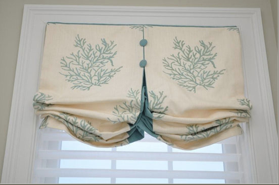 Contrast color detail on custom valance