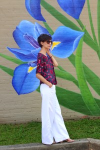 White, wide leg and high waisted pants for spring/summer